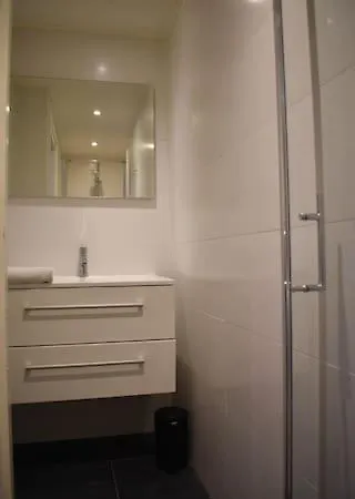 Rembrandtplein Apartman *