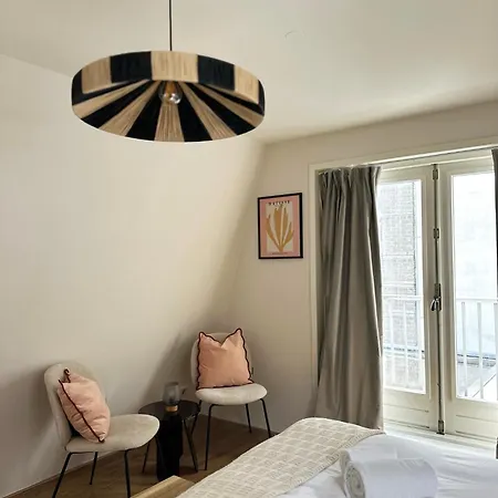 Rembrandtplein Apartman *